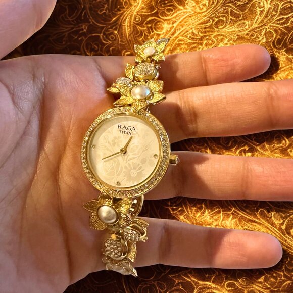 Titan Raga Women's Watch – Elegant Design | Timeless Sophistication - Picture 3 of 6